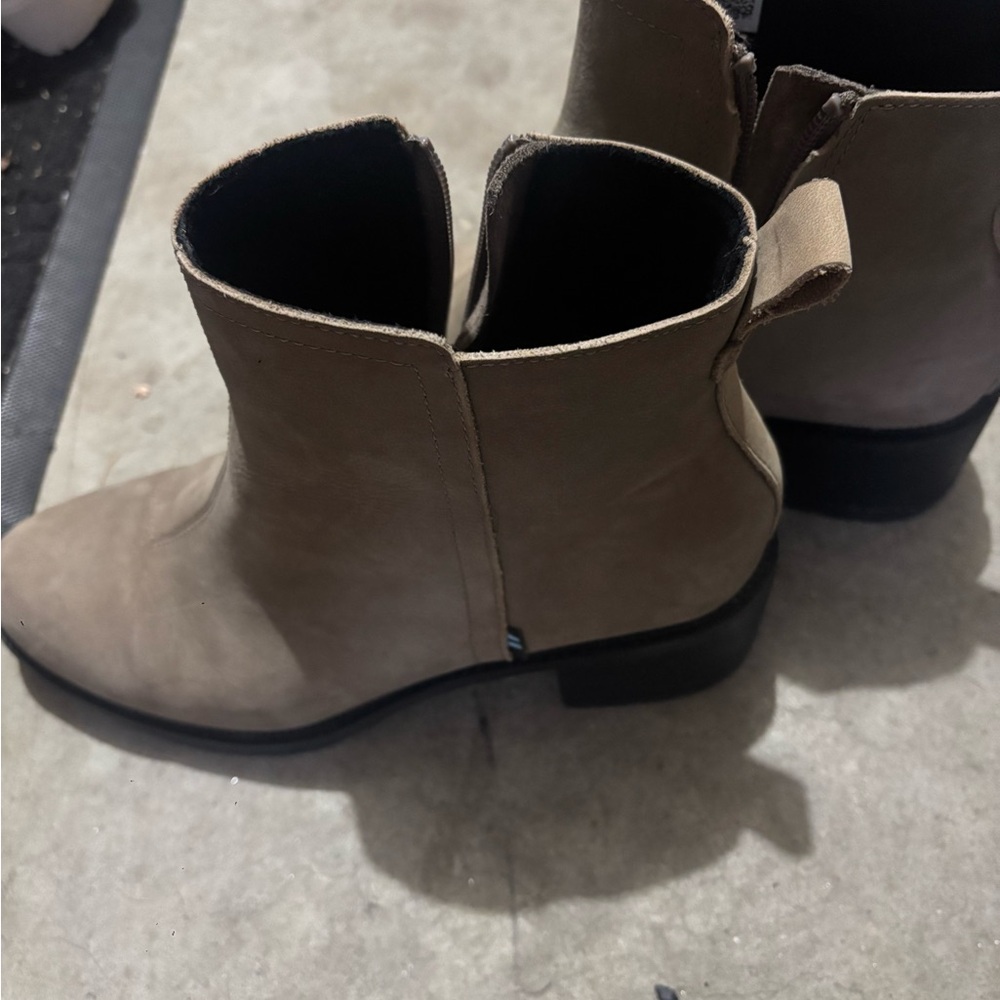 Toms Marina Taupe Block Heel Bootie 9